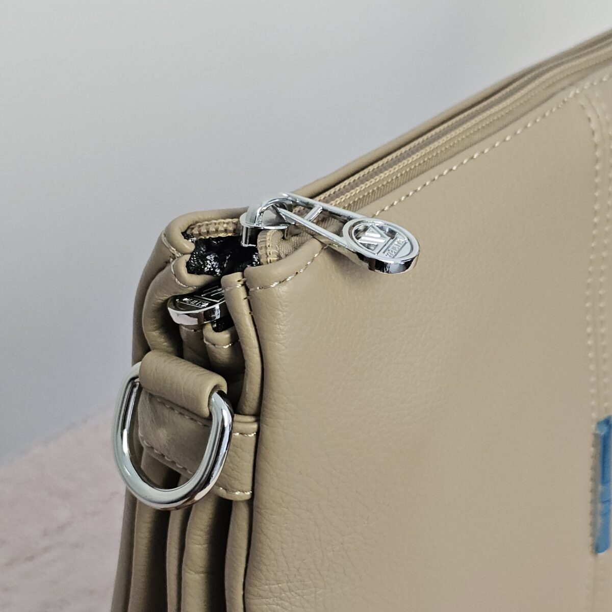 Women's Leather Chic Bag