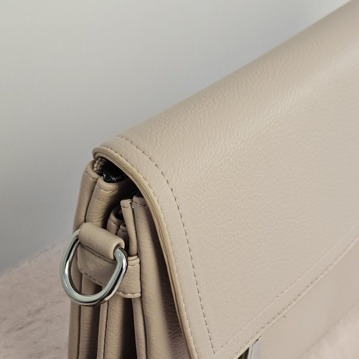 Women's Leather Chic Bag